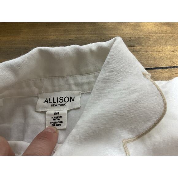 Allison New York Ivory Scalloped Embroidered Seahorse Top Small - Picture 6 of 11